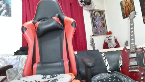 evans_xy online show from April 2026 02:36:01 AM