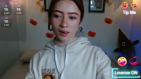 Evanssa lx online show from October 2025 01:00:02 PM