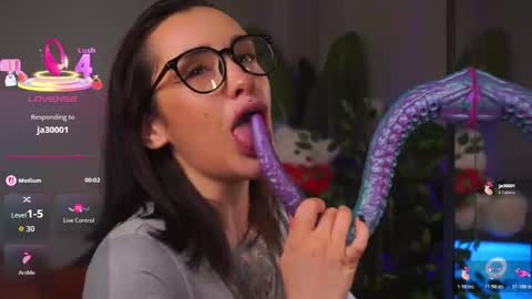 Eva online show from December 2025 03:45:02 AM