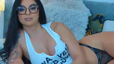 Snapshot of evareyss chatting on February 2025 02:21:01 PM evareyss online show from February 2025 02:21:01 PM