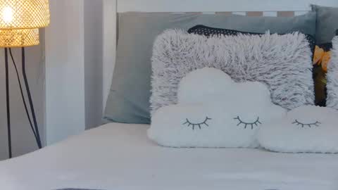 Snapshot of evareyss chatting on February 2025 08:27:02 AM evareyss online show from February 2025 08:27:02 AM