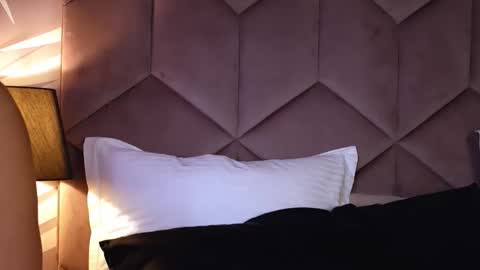 EvaRhea online show from October 2025 03:07:02 AM