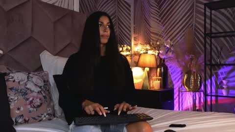 EvaRhea online show from April 2026 02:54:01 AM