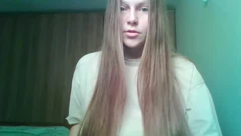 evasapples2026 online show from February 2026 12:47:02 PM