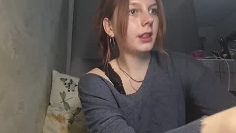 Snapshot of evashinee_ chatting on June 2026 06:31:02 PM evashinee_ online show from June 2026 06:31:02 PM