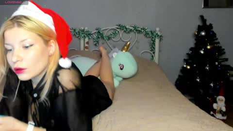 Snapshot of evasunshine18 chatting on December 2024 01:45:01 AM Eva online show from December 2024 01:45:01 AM