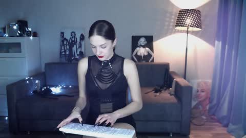 Eva online show from December 2024 11:33:01 AM
