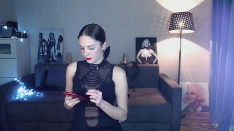 Eva online show from December 2024 04:17:01 PM