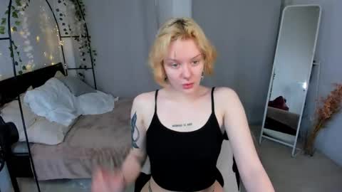 Snapshot of evathority chatting on May 2026 08:20:01 AM online show from May 2026 08:20:01 AM