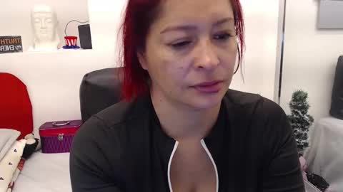 Eva Twiss online show from February 2026 12:23:01 PM