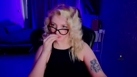 evavibe online show from April 2026 07:25:02 AM