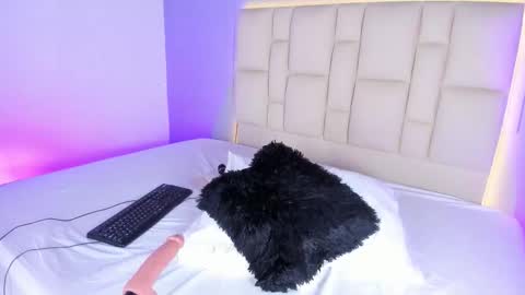 Eva Queen online show from November 2025 07:02:01 PM