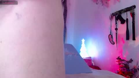 Eve Blue  friends. IG eve blue77 TW EveBlue 1 OF eveblue7 online show from December 2025 02:31:02 AM