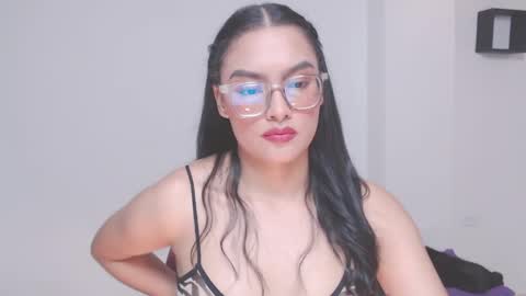 Snapshot of eve_rox18 chatting on April 2026 11:21:01 PM Eve Rox18 online show from April 2026 11:21:01 PM