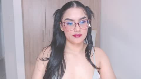 Snapshot of eve_rox18 chatting on June 2026 08:48:01 PM Eve Rox18 online show from June 2026 08:48:01 PM
