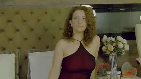 Snapshot of evehamilton chatting on October 2025 08:29:01 PM EveHamilton online show from October 2025 08:29:01 PM