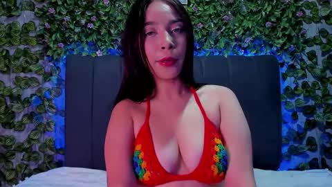 E V E L I N online show from September 2025 09:50:01 PM
