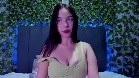 E V E L I N online show from September 2025 07:14:02 PM