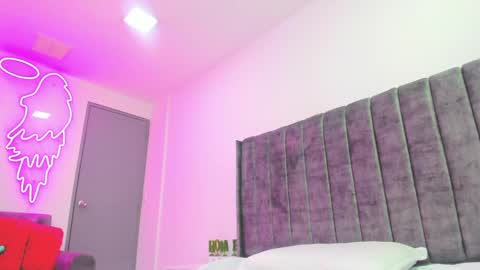 evelin__thompsson online show from April 2026 01:21:01 AM