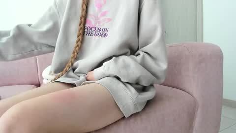 Evelin online show from April 2026 09:01:02 PM