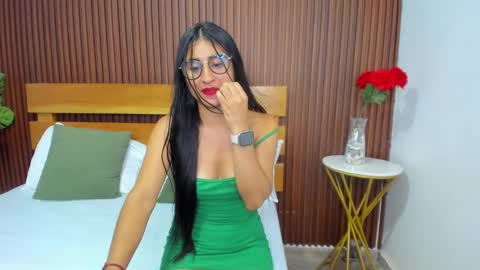 BELLA online show from December 2024 02:22:02 PM