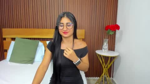 BELLA online show from December 2024 03:26:01 PM