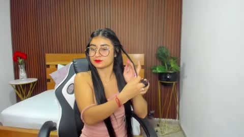 BELLA online show from March 2025 12:20:01 PM