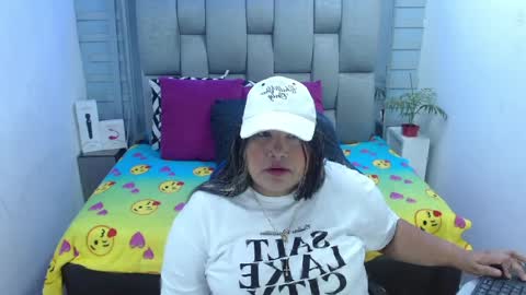 evelin zaens online show from April 2026 10:40:01 PM