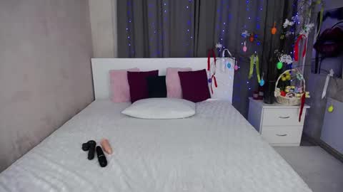 Evelin online show from April 2026 05:30:01 AM