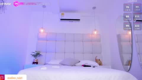 Evelinn online show from September 2025 08:34:01 PM