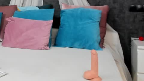 evellynereys online show from December 2024 04:59:02 AM