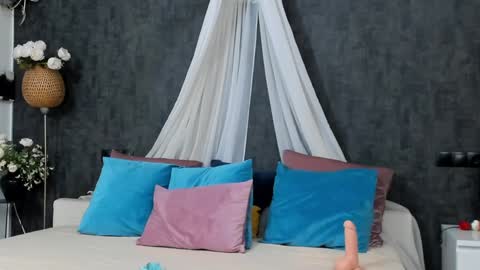 evellynereys online show from January 2025 04:23:01 AM