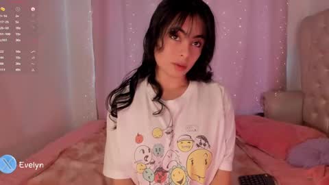 Snapshot of evelyn_evelyn chatting on February 2025 03:46:01 PM evelyn evelyn online show from February 2025 03:46:01 PM