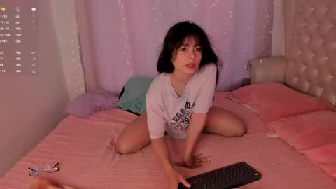 Snapshot of evelyn_evelyn chatting on March 2025 03:20:01 PM evelyn evelyn online show from March 2025 03:20:01 PM