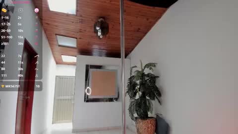 Snapshot of evelyn_evelyn chatting on September 2025 05:27:01 PM evelyn evelyn online show from September 2025 05:27:01 PM