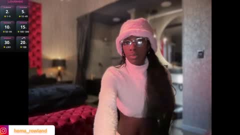 Snapshot of evelyn_jhonson3 chatting on February 2025 12:35:02 PM E V E L Y N online show from February 2025 12:35:02 PM