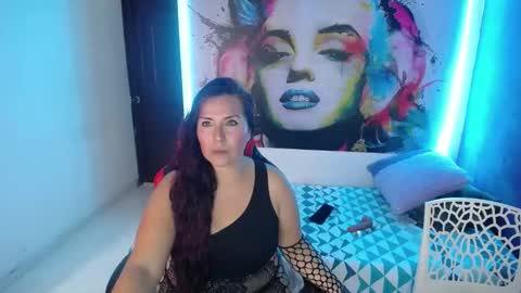 Juliana online show from January 2025 07:27:02 PM