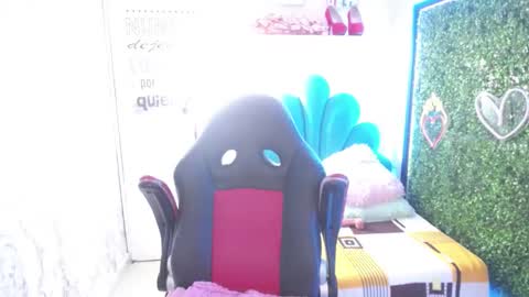 Juliana online show from March 2025 10:32:02 PM