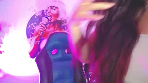 Juliana online show from September 2025 06:52:02 PM