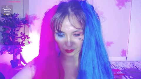 Juliana online show from October 2025 06:50:01 PM