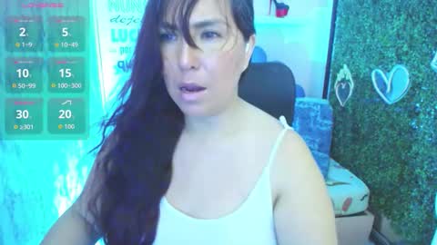 Juliana online show from October 2025 06:45:02 PM