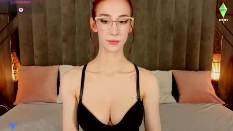 evelyn rush1 online show from October 2025 04:00:01 PM