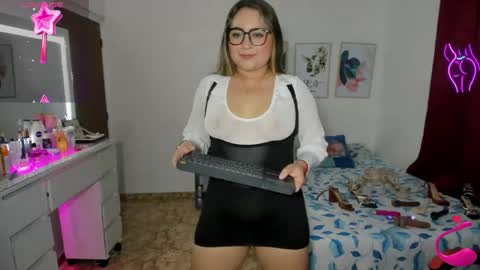 Evelyn online show from June 2026 10:44:02 PM