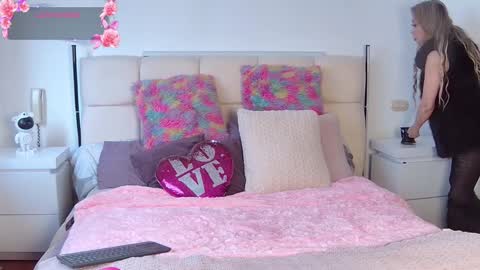 EvelynaGrey online show from October 2025 02:47:01 PM