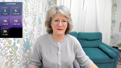 Snapshot of evelynblissful chatting on December 2024 05:07:01 AM Evelyn online show from December 2024 05:07:01 AM