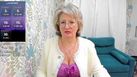 Snapshot of evelynblissful chatting on December 2024 11:24:01 AM Evelyn online show from December 2024 11:24:01 AM