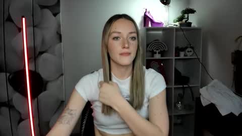 evelynblond online show from January 2026 02:32:01 PM