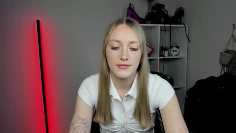 evelynblond online show from April 2026 12:34:02 PM