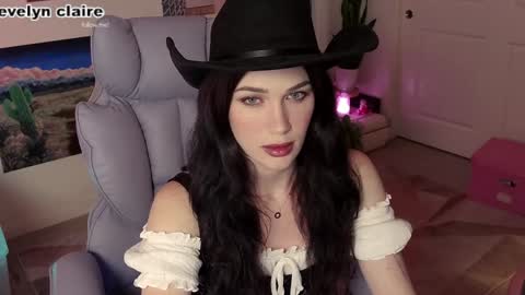 Evelyn Claire online show from March 2026 06:18:01 AM