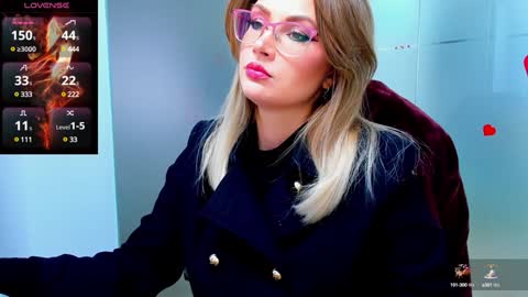 evelyne_rose online show from January 2025 07:00:02 AM